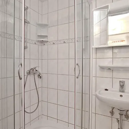 Auf Ruegen Semesterbostad Lietzow